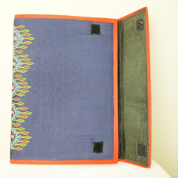 NWOT handmade cloth folder with embroidery - Picture 2 of 10